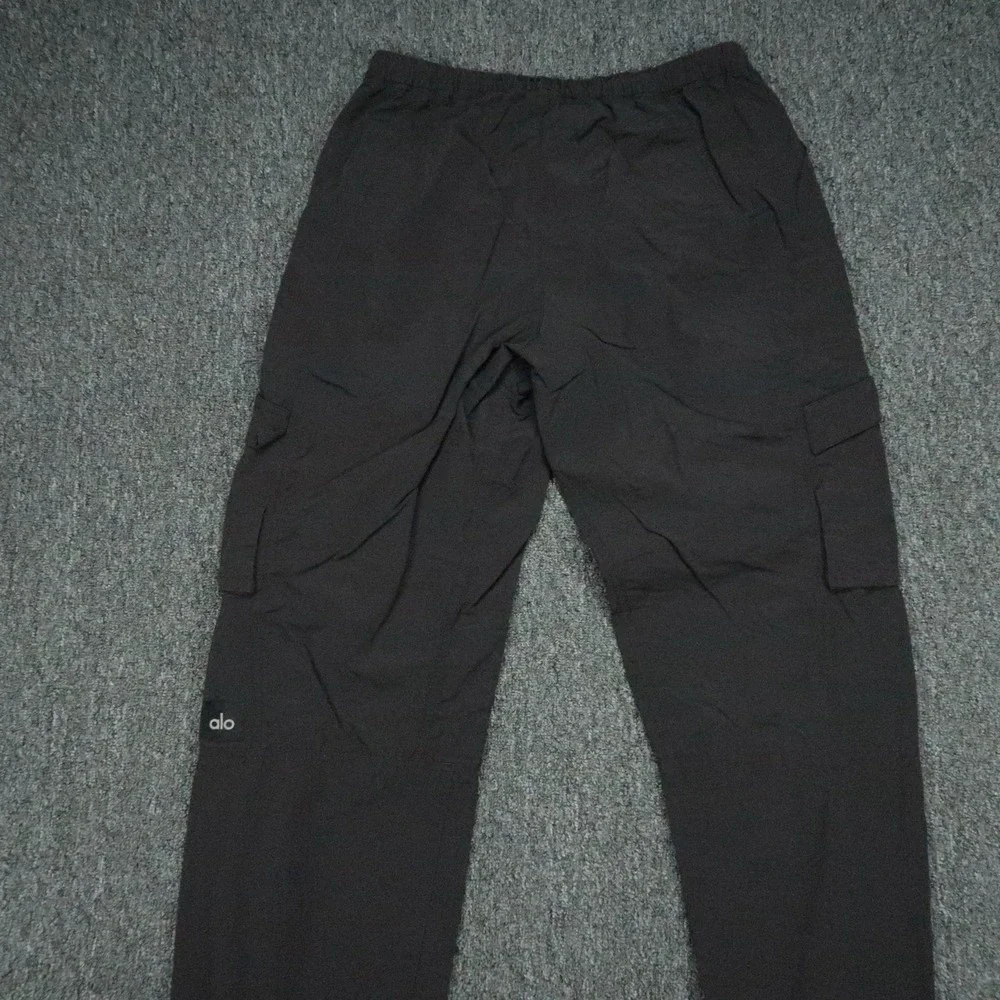 Alo Yoga Pants Womens Medium Black High Waist Zip It Jogger Athletic Cargo Woven